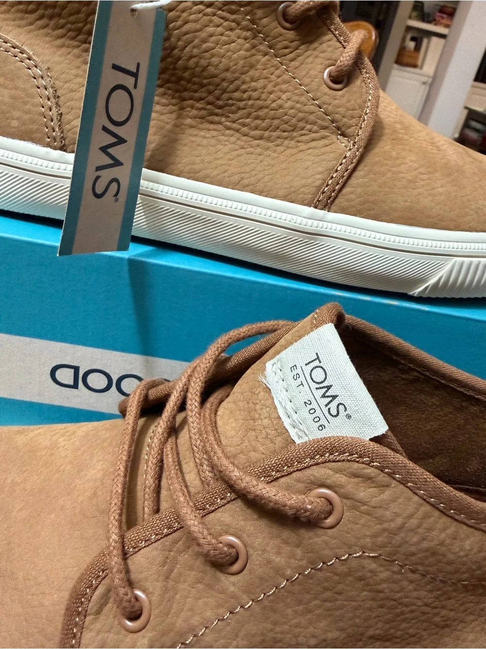 Brand New TOMS MID TERRAIN Men’s Brown Leather Water Resistant Boots Size 8
